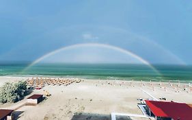 Wave 2 Mamaia prima linie vedere la mare 120mp